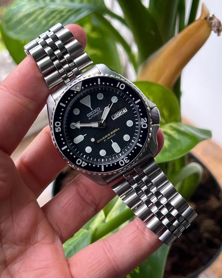 Seiko SKX007 Men's 42mm Stainless Steel Automatic Date Wristwatch, photo 1 of 5