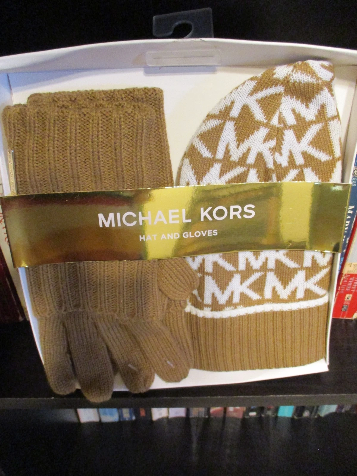 New Michael Kors Camel Brown & White Hand & Gloves Set w/MK Logo in Original Box