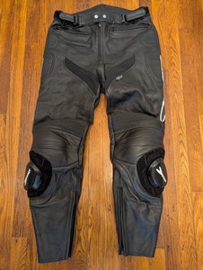 Joe Rocket Leather Racing Track Motorcycle Pants Armored w Pucks - US 34