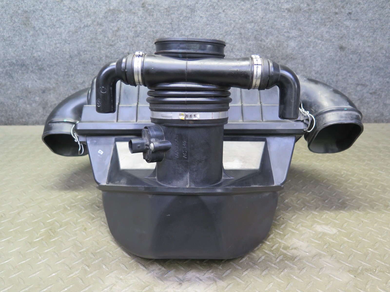 2009-2019 MASERATI GRANTURISMO M145 4.7L AIR INTAKE CLEANER FILTER BOX W SENSOR