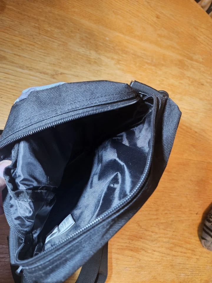 Bolso Mensajero Call Of Duty Black Ops 4 con Correa para el Hombro + Gorro Operador RUIN Foto 4 de 4