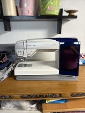 Husqvarna Viking Designer EPIC 1 Sewing & Embroidery Machine