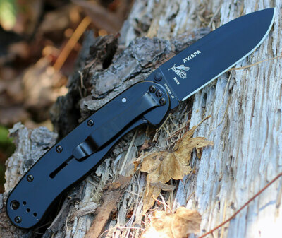 BRK1302CBB Esee Avispa Coyote Black D2 Blade FRN/Stainless Handles Framelock Cli
