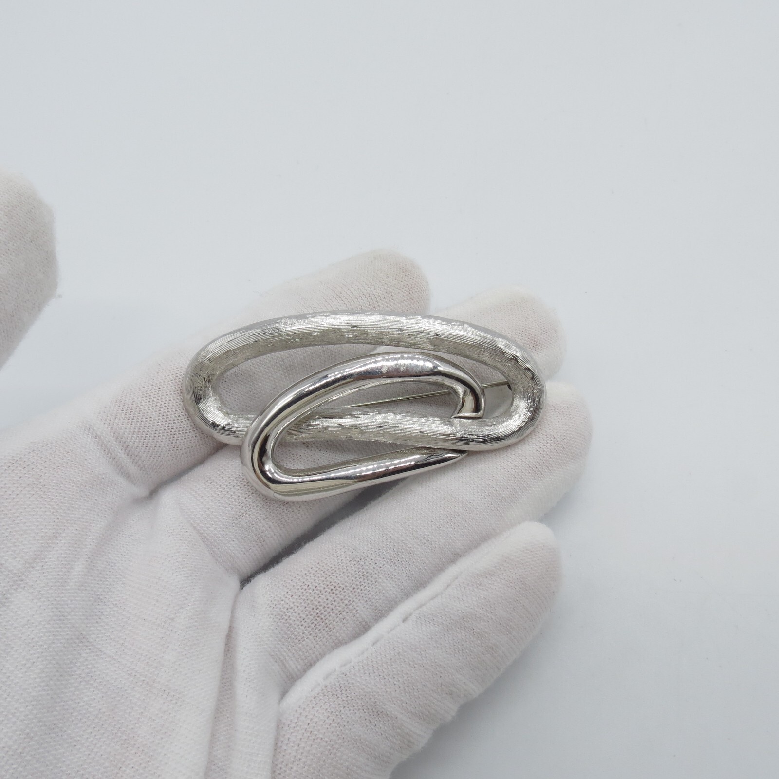 VTG Monet Brooch Interlocking Links Pattern Brush… - image 10