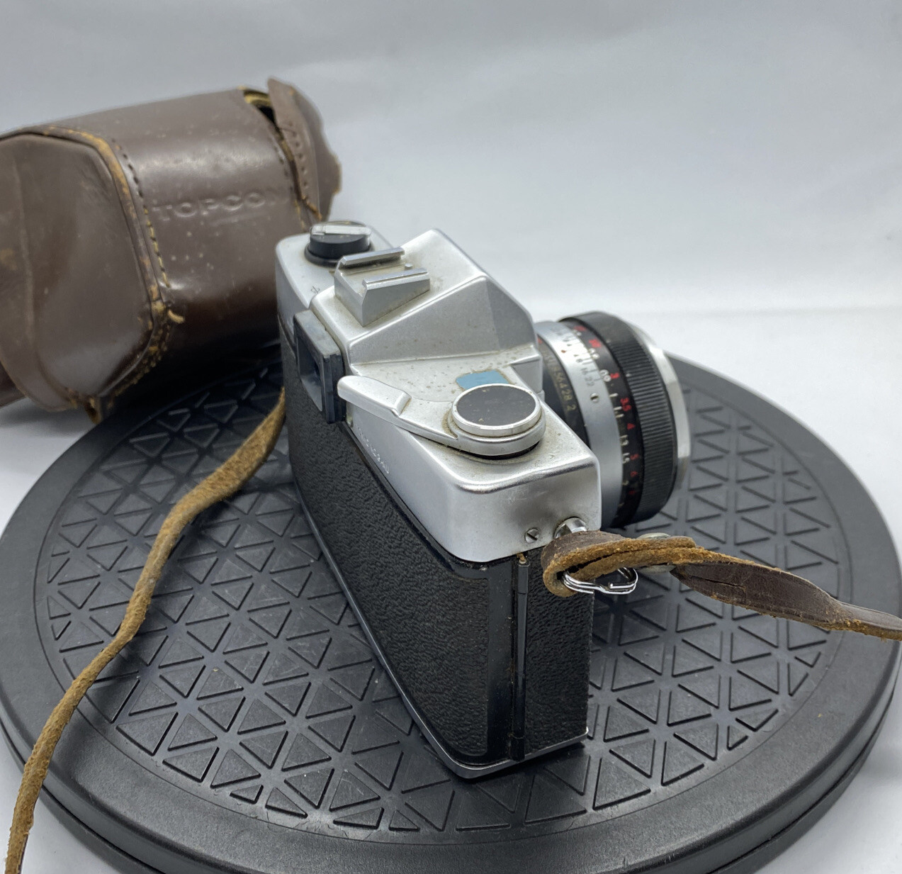 Vintage TOPCON UNI 35mm Film Camera + TOKYO KOGAKU 53mm f2 lens + case