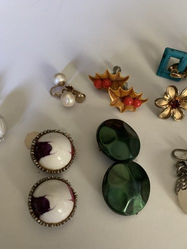 lot of vintage costume Estate earrings clip on screw On - 11 Pair E52 - Picture 4 of 6