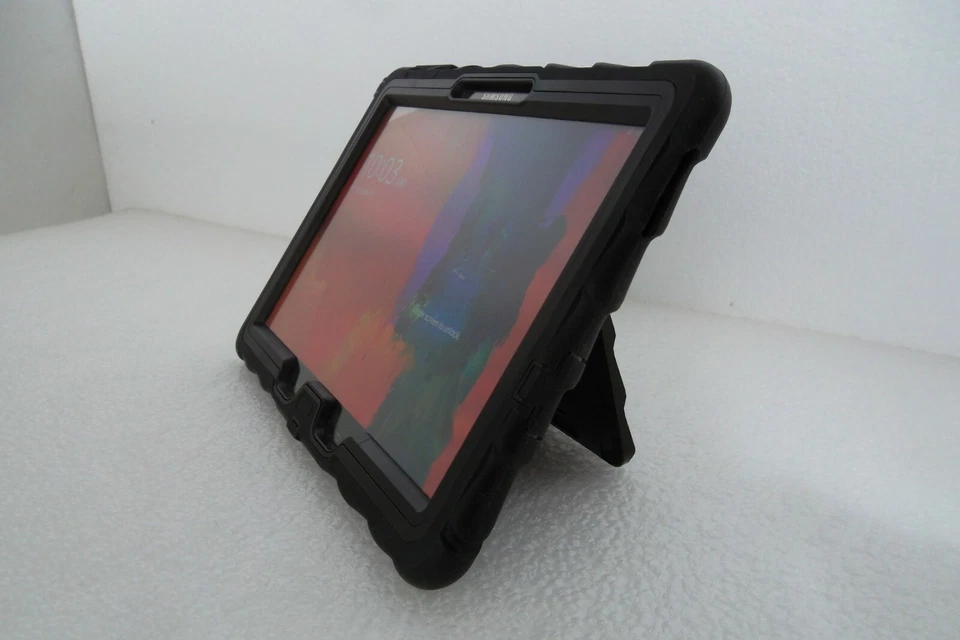 SAMSUNG Galaxy Tab PRO SM-T520 10.1" 16GB Wi-Fi Bluetooth Black Camera w/Gumdrop - Image 2 of 4