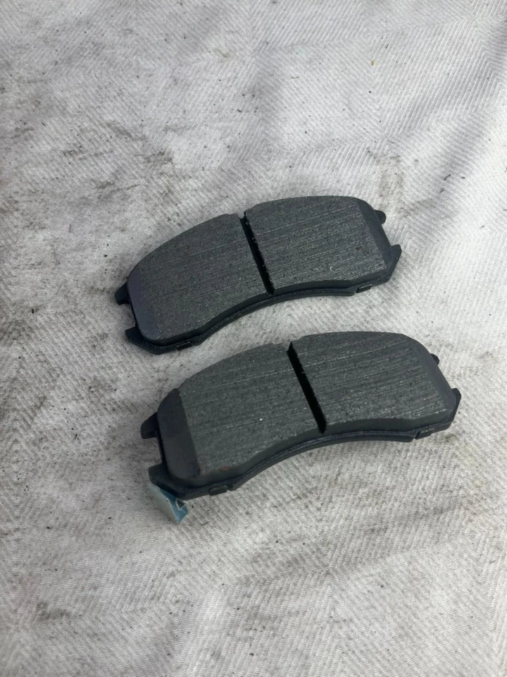 Juego de pastillas de freno de disco delanteras Carquest/Wearever GMKD399 se adapta a; Mazda 626 1988-1992 Foto 3 de 4