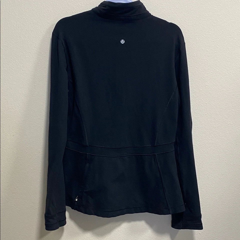 Jaqueta feminina Lululemon preta Luon zíper completo tamanho 12 bolsos de malha nas axilas - Imagem 4 de 4