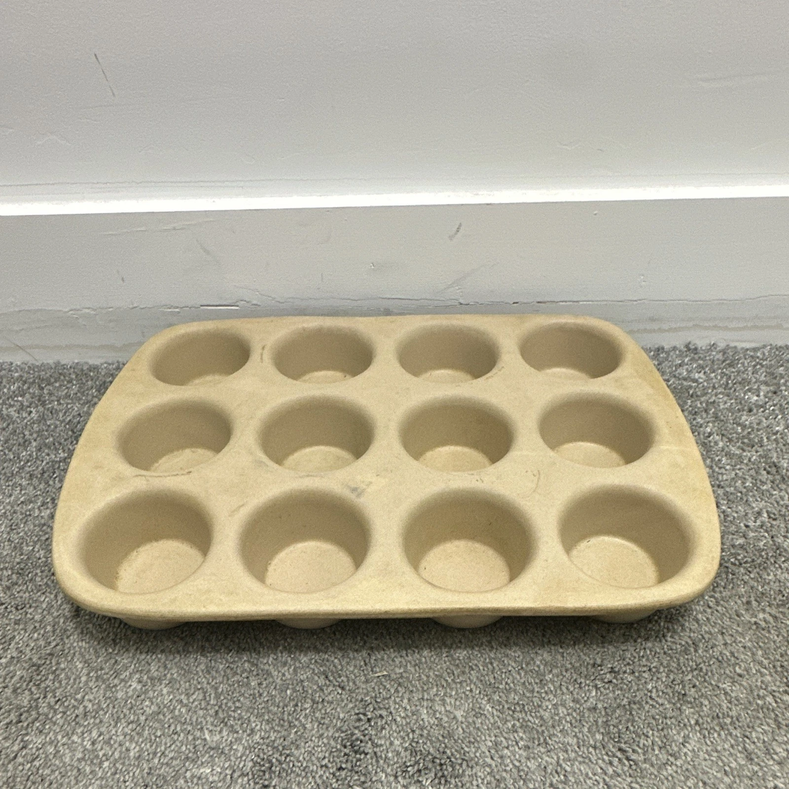 Pampered Chef Heritage Stoneware 12-Cup Muffin Pan Beige Oven Safe 450°F
Opens in a new window or ta