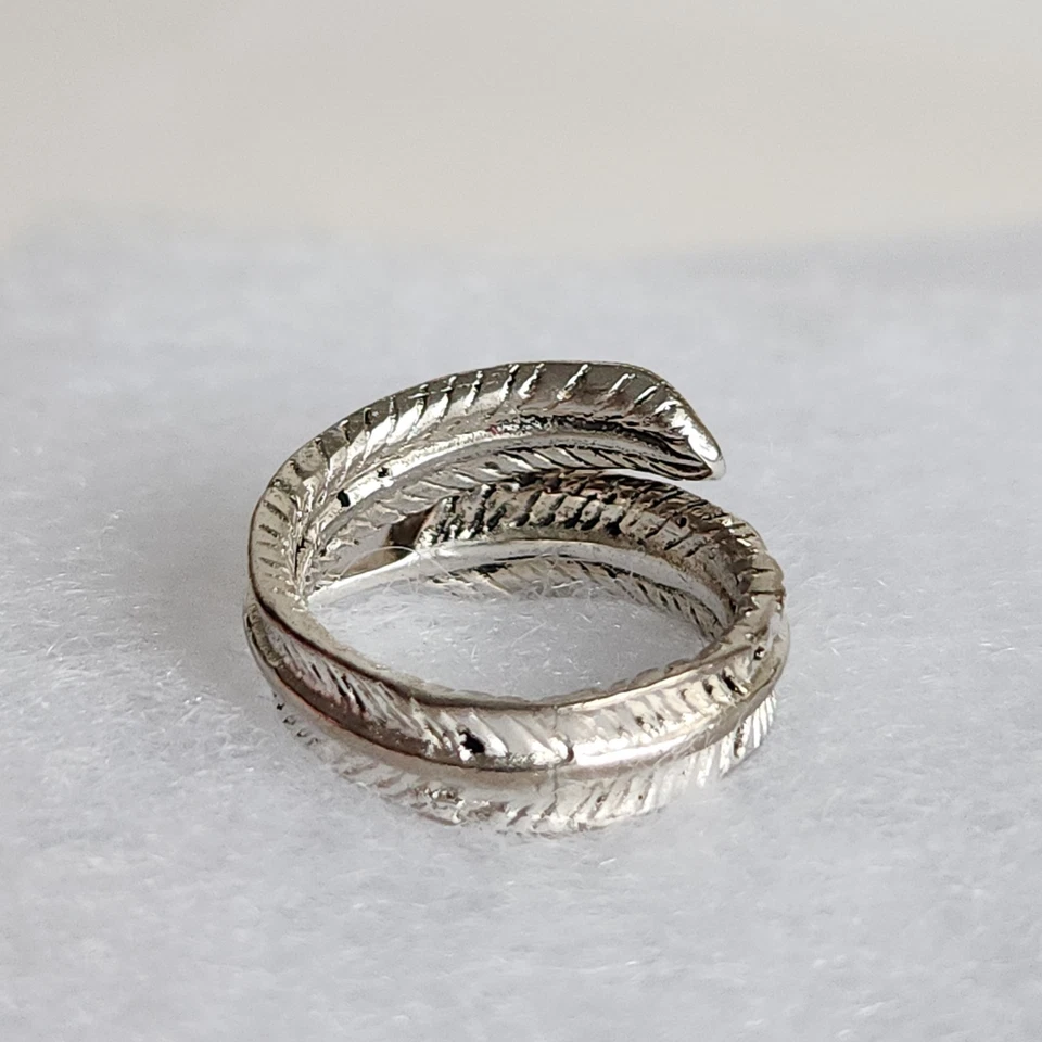 Anillo de plumas envolvente Southwestern tono plata imitación turquesa talla 7 Foto 3 de 4