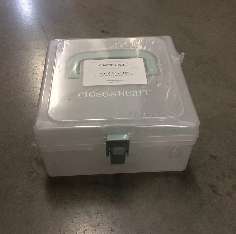 Набор мини-зажимных штампов CTMH коробка для хранения 7 дюймов x 3,5 дюйма x 7 дюймов с защелкой и ручкой - Изображение 3 из 4