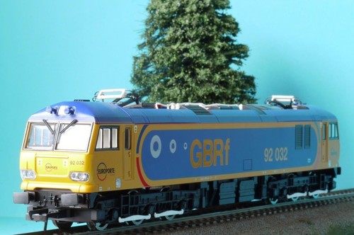 HORNBY R3135 CLASS 92 GBRF EUROPORTE no 92032 BOXED EXTRA PANTOGRAPH TOPS VGC - Picture 7 of 12