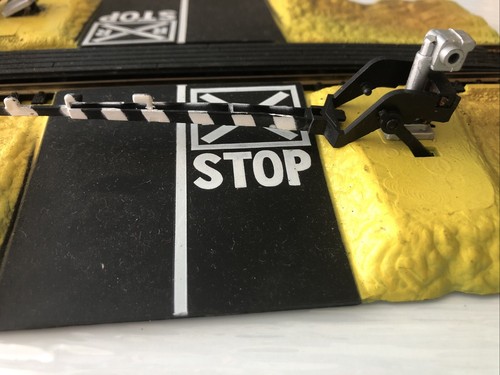 VTG Life Like Crossing Gate Kit #8209 - broken arm - Picture 3 of 4