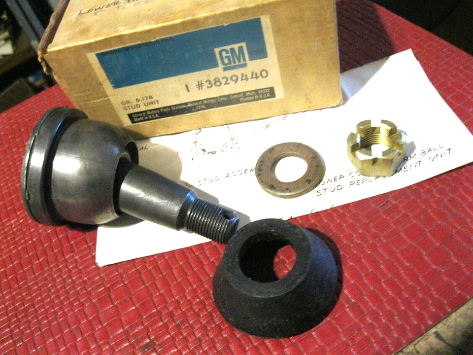 NOS 1963-1970 Chevrolet and GMC Truck, C20, 30 lower ball joint , in box - Image 2 of 2
