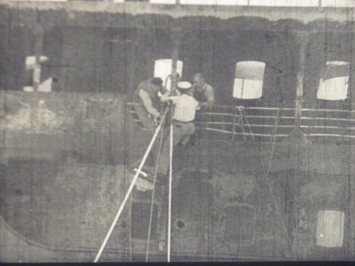 Film 35 mm Actualité : L'Epave et incendie du Paquebot MORRO CASTLE en 1934 - Afbeelding 7 van 24