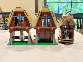 LEGO Castle: Kingdoms Mill Village Raid (7189).  Buildings Only