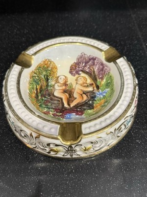 Vintage R Capodimonte ITALY 1535/352 Cherubs Serene Relief Ashtray