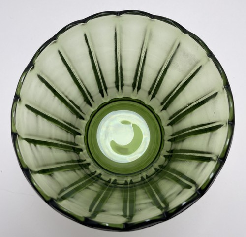 Vtg Green Planter with Scalloped Edge 5 3/8” Tall 5 1/2” Diameter - Picture 4 of 9