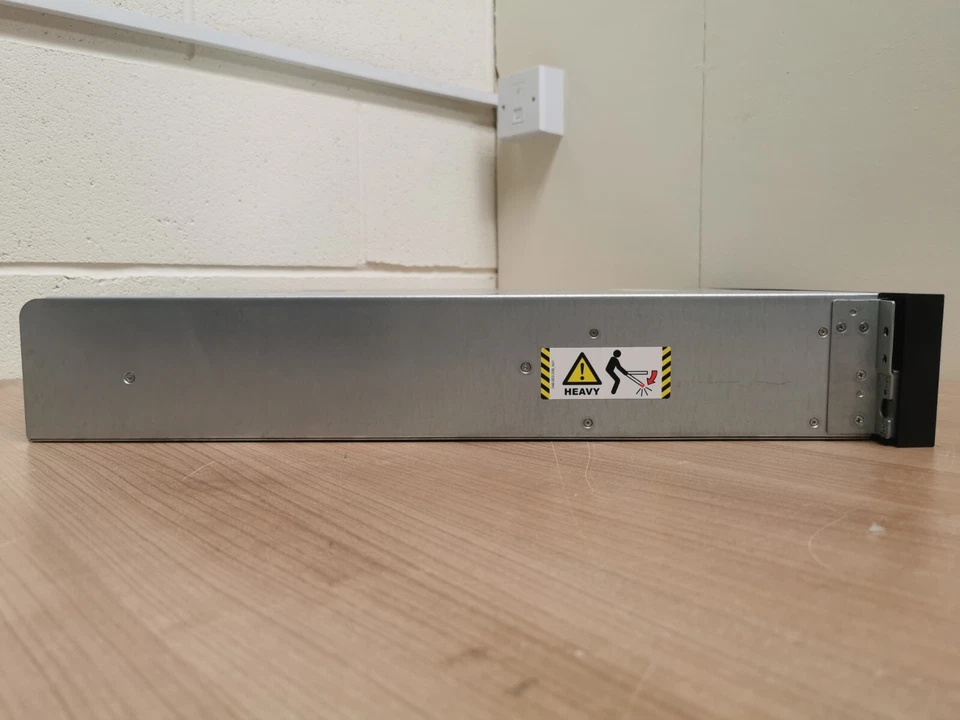EMC VNXe3100 12 Bay SAS Disk Expansion Rackmount V2-DAE-12 2x EMC 110-123-000D - Image 4 of 4