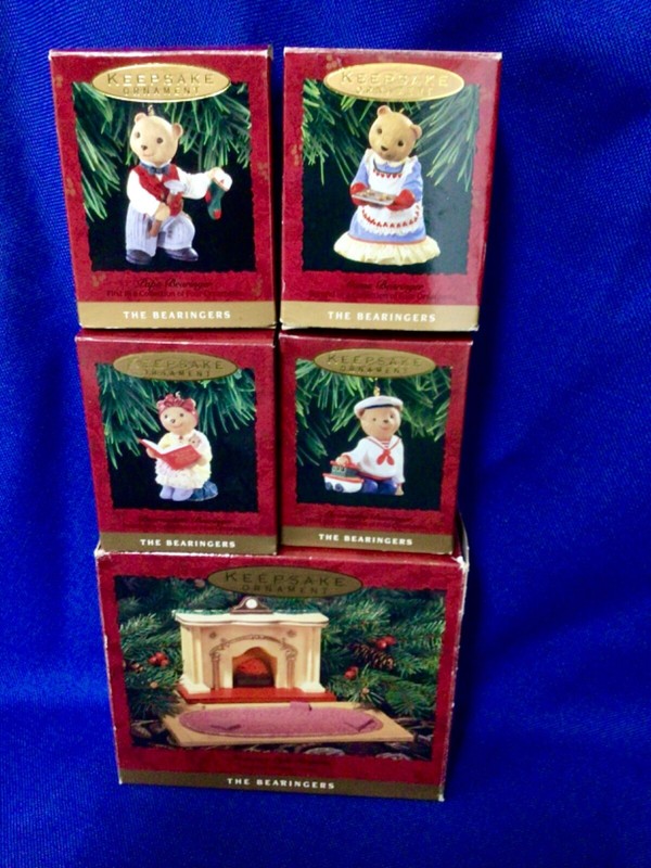 1993 Hallmark Ornaments The Bearingers Bear family Complete Set of 5