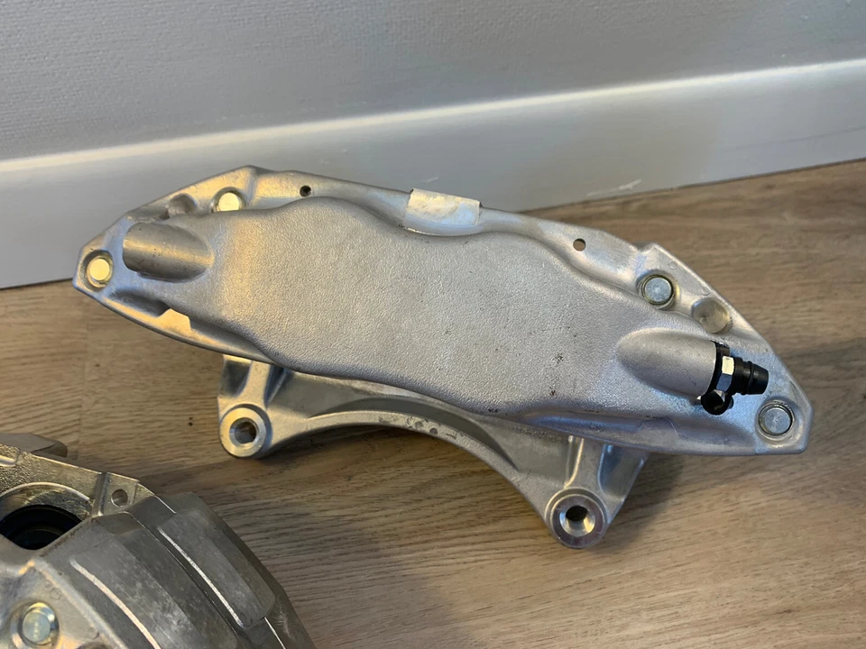 04-17 PINZAS DE FRENO DELANTERAS SUBARU IMPREZA WRX STI SEDÁN LH RH Foto 3 de 4