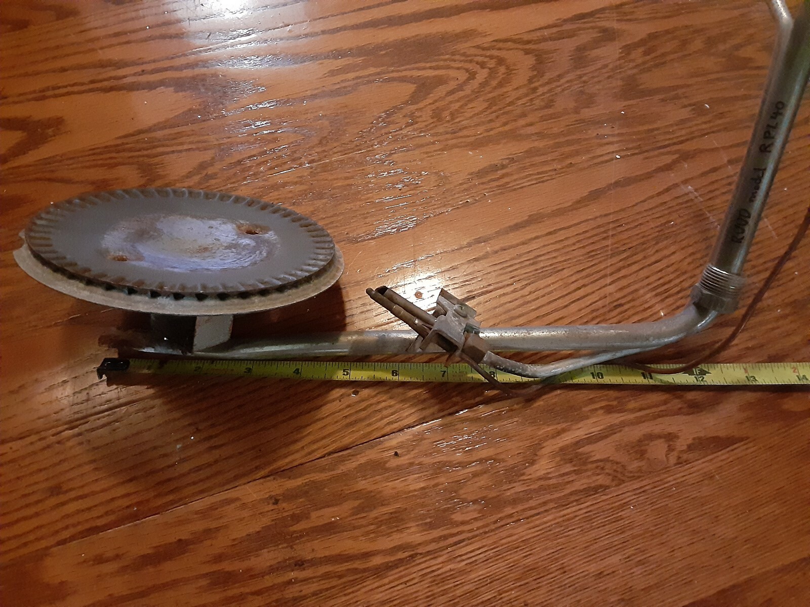 OEM WATER HEATER GAS BURNER ASSEMBLY from 40 Gallon Ruud model RPL40