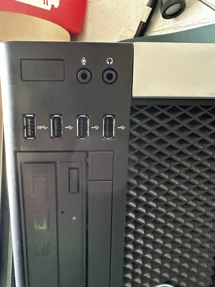 Dell Precision 5810 Xeon E5-1603v3 2.8GHz 32GB Ddr4 ,Nvidia M4000 8Gb ,No SSD. - Image 4 of 4