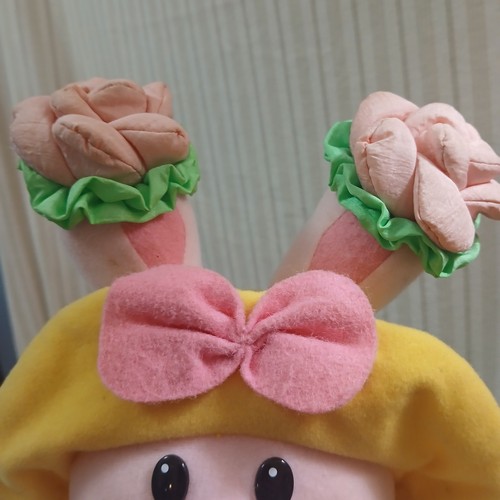 VINTAGE KIDSVIEW TEA BUNNIES PLUSH HUGS 'N FLOWERS ROSE BONNET STUFFED ANIMAL - Picture 3 of 12