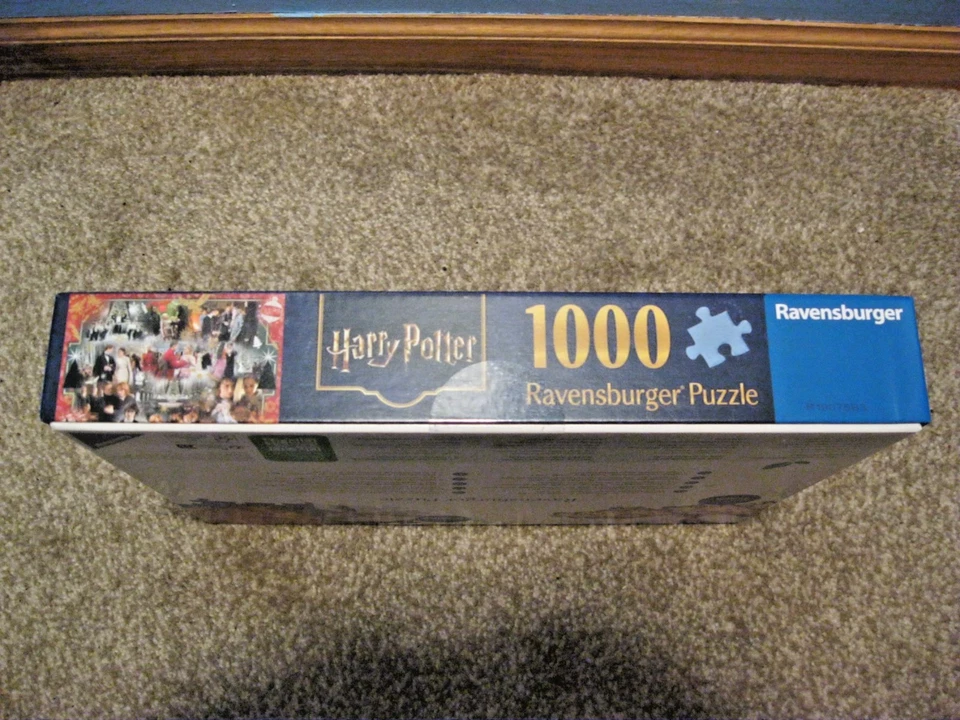 RAVENSBURGER 1000 PIECE PUZZLE HARRY POTTER: HOLIDAYS AT HOGWARTS 2025 IN STOCK! - Image 4 of 4