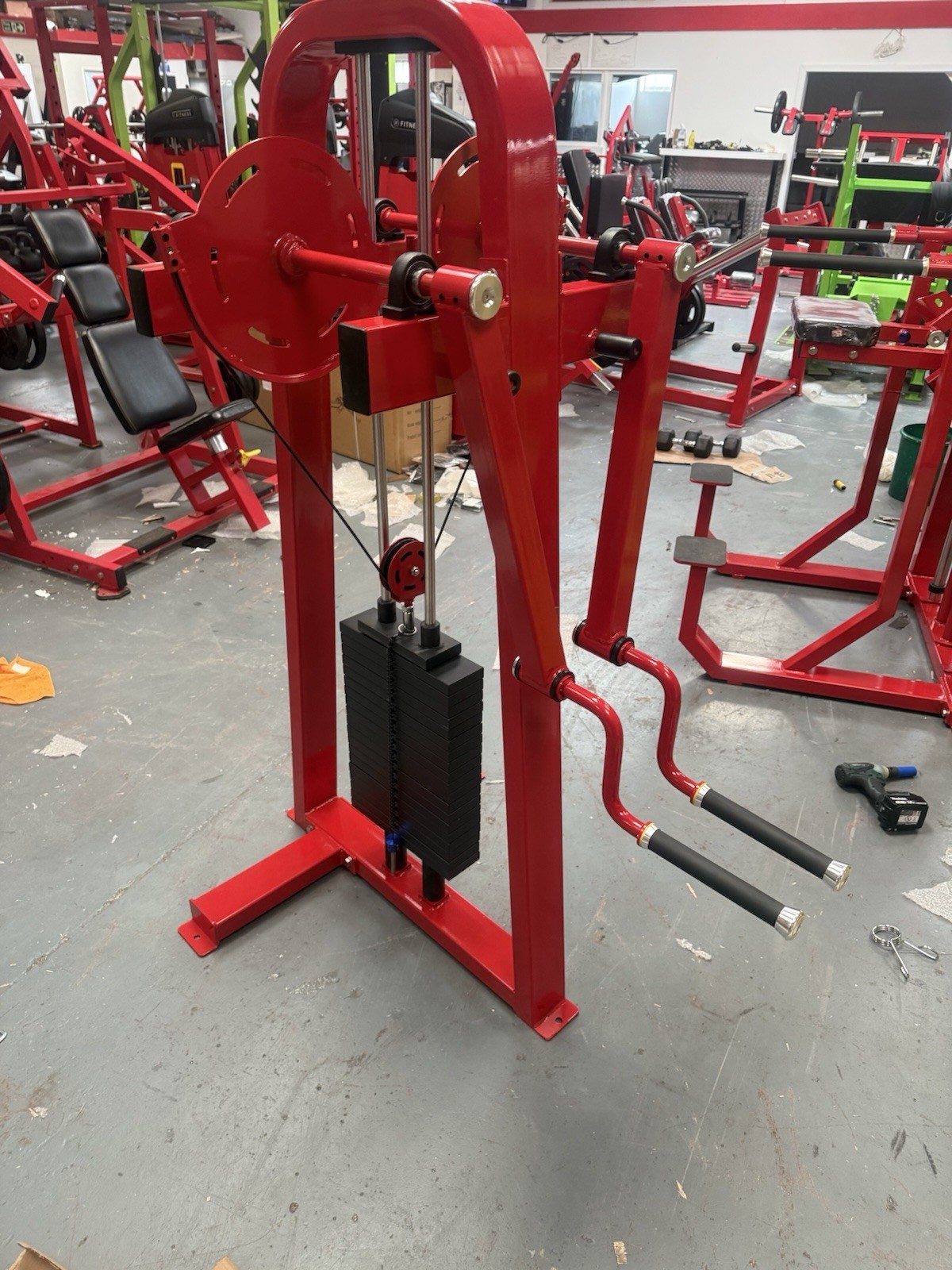 Máquina Deltoide Lateral 100kg Pila