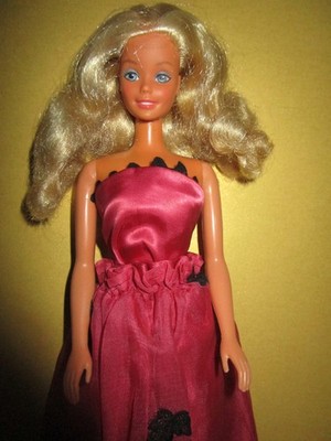 B-889) ALTE BLONDE VINTAGE BARBIE MATTEL PHILIPPINES VINTAGE-KLEID+ALTE SCHUHE