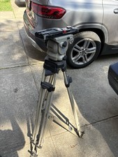 Vinten Vision 8 Tripod System w/ Perfect Balance Head  Floor Spreader T1182