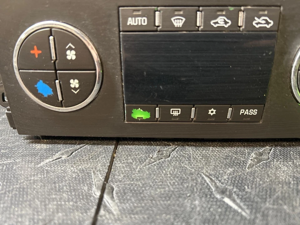 2007-09 GMC Sierra 2500HD двойной зоны автоматический температуры панели управления HAC 15952374 * (ношеный) - Изображение 2 из 4