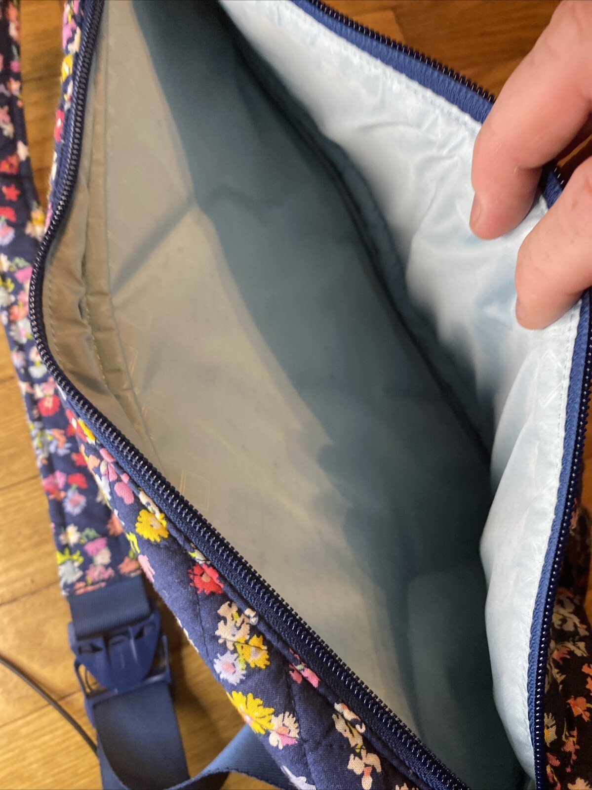 Vera Bradley Essential Sling Backpack SCATTERED WILDFLOWERS Excellent! thumbnail 7