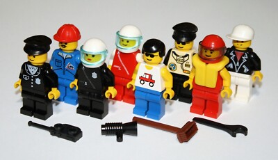 Lego Vintage Classic Town Minifigures Police Race Space Construction w/  Tools