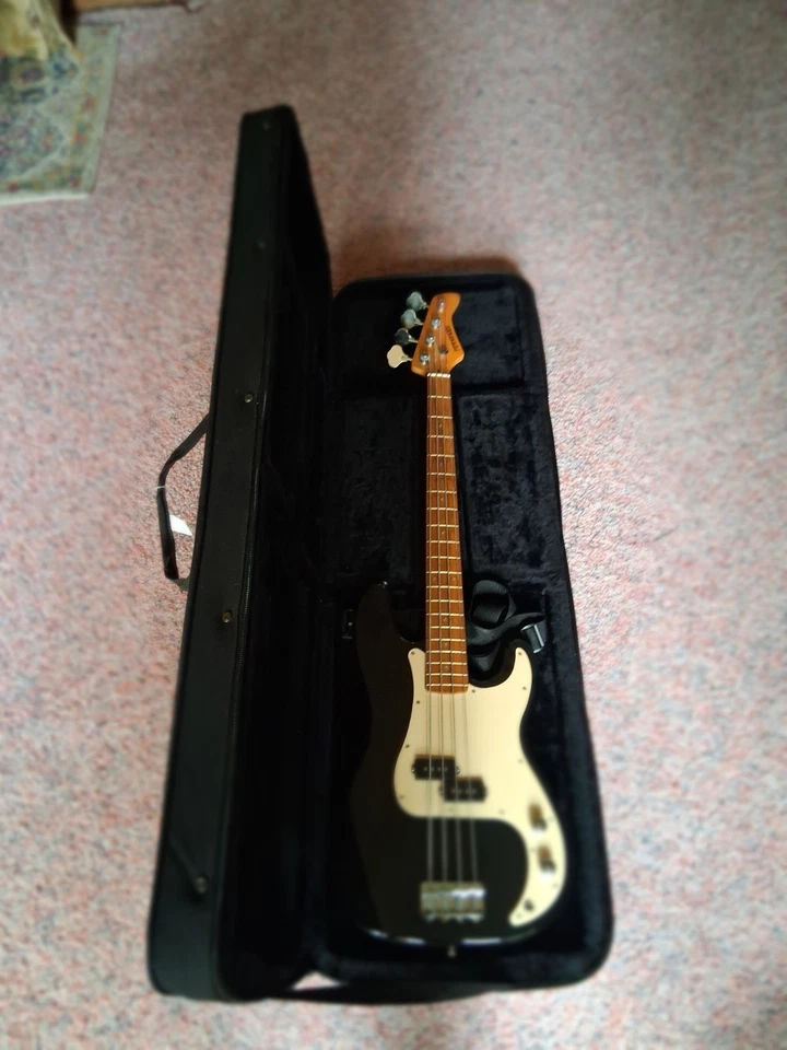 FERNANDOS FOUR STRING BASS GUITAR WITH CASE - Image 3 of 4