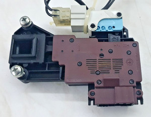 Whirlpool Bauknecht Türverriegelung Türschloss Waschmaschine WA 7778 W mit Kabel