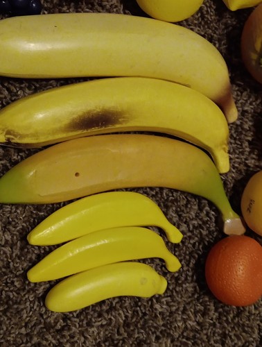 GIOCO FINTO PER BAMBINI FINTO CIBO BANANA ARANCIA LIMONE UVA PLASTICA GIOCO CUCINA CIBO - Foto 8 di 8