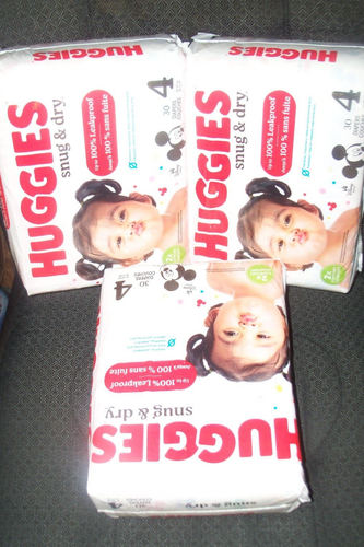 Huggies Snug and & Dry Baby Disposable Diapers Huge Pack 3x30 / 90 count Size 4