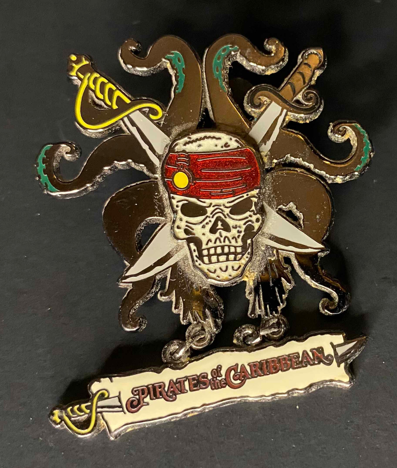 Pirates of the Caribbean Skull Crossed Swords Tentacles Disney Dangle Pin #47080