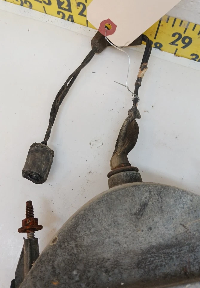 OEM Two Parking Light Units D4VB-13215-AC 1974-79 Lincoln Continental (SVM153) - Image 3 of 4