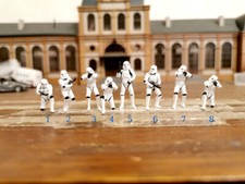 1/64 figure white soldiers war fit 1:64 street car stand