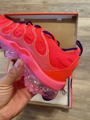 vapormax neon red