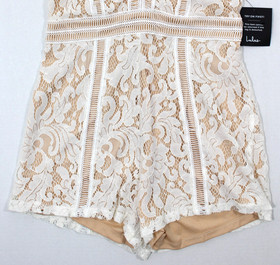 NWT LuLu&rsquo;s Ivory Lace Ruffled Romper Women&rsquo;s M V-Neck Lined Feminine Boho