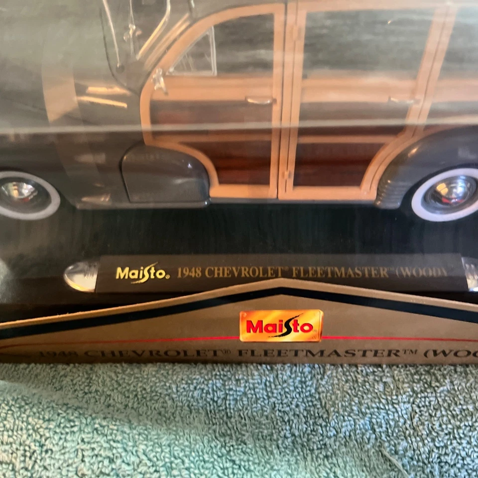 Chevrolet Fleetmaster Woody Maisto 1948 - fundido a presión 1:18, nuevo en caja, edición Premier Foto 2 de 3