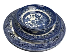 Churchill England Blue Willow Dinnerware 2 Bowls & 4 Plates Vintage 6 Piece Set
