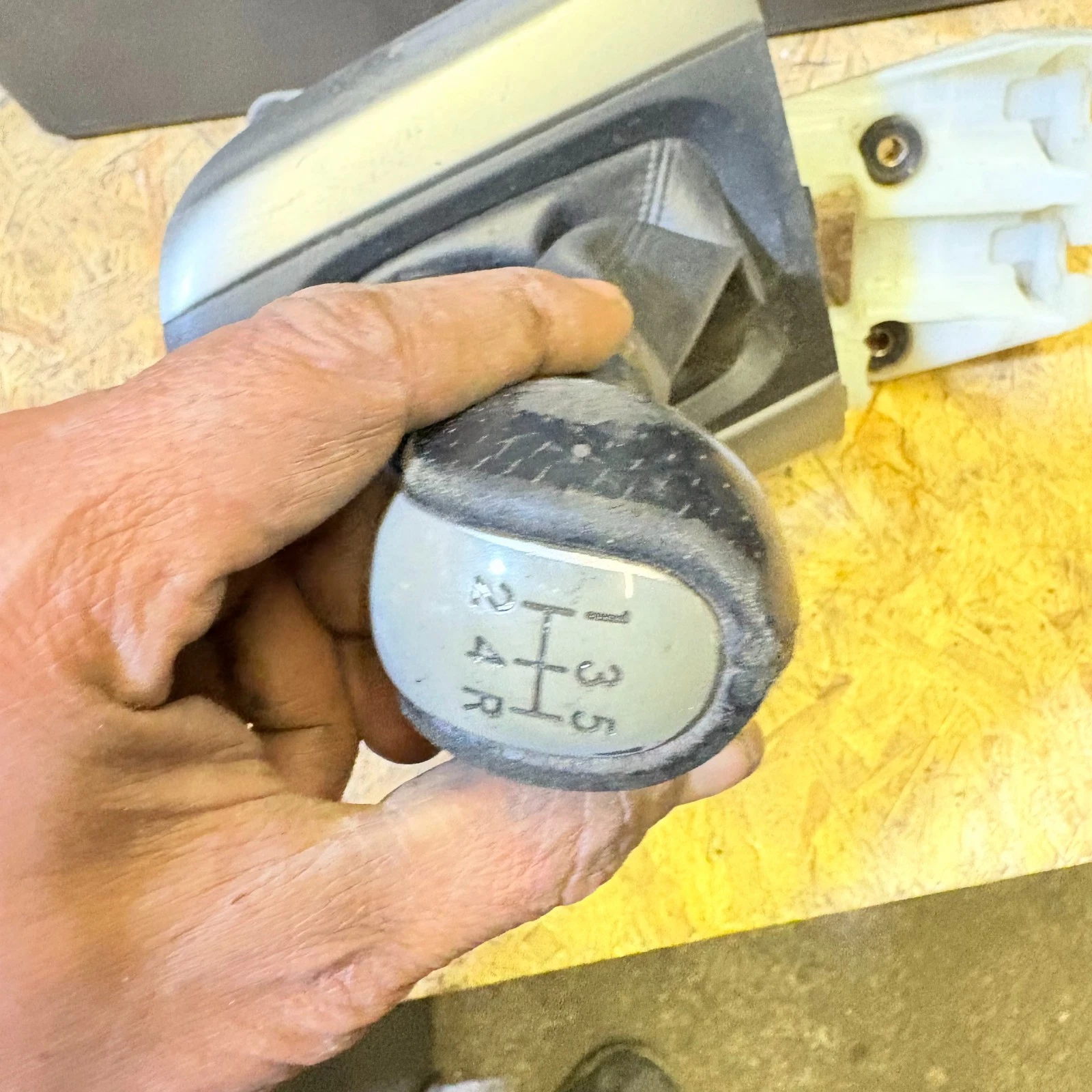RAV4 five speed gear knob shift pattern and visible condition