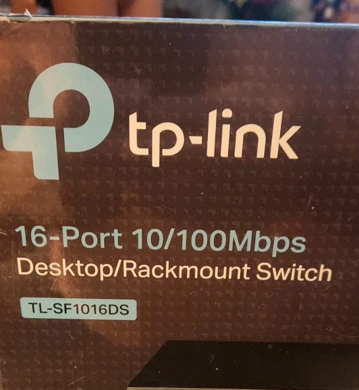 TP-Link 16-port 10/100 MBPS Desktop / Rack-mount Switch - Image 2 of 4