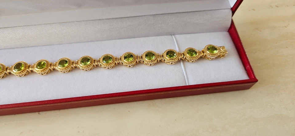 11.91ct Peridot Station Bracelet in 18k Gold Over Silver - Image 3 of 4